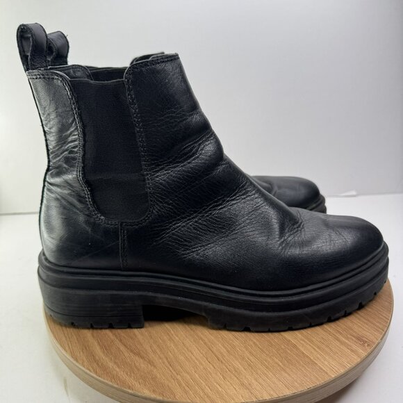 Steve Madden Black Leather Chelsea-Style LOLLA Ankle‎ Boots Size 10M Rubber Sole - Picture 2 of 9